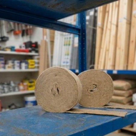 Межвенцовый утеплитель в строительном магазине