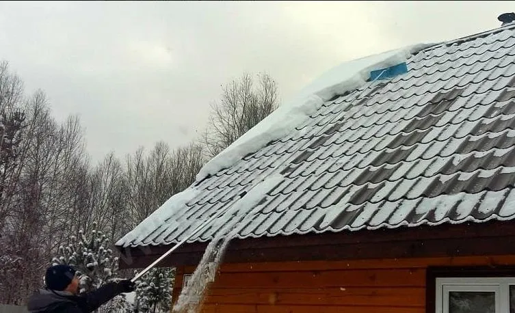 Скребок для уборки снега с крыши телескопический 6.4м 10646